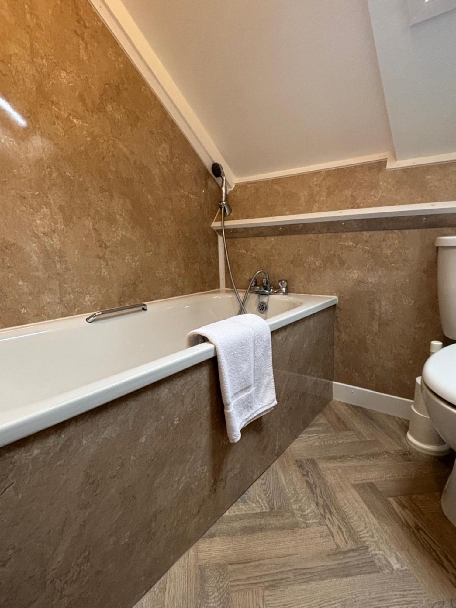 The Seacliffe - Whitby Hotell Exteriör bild
