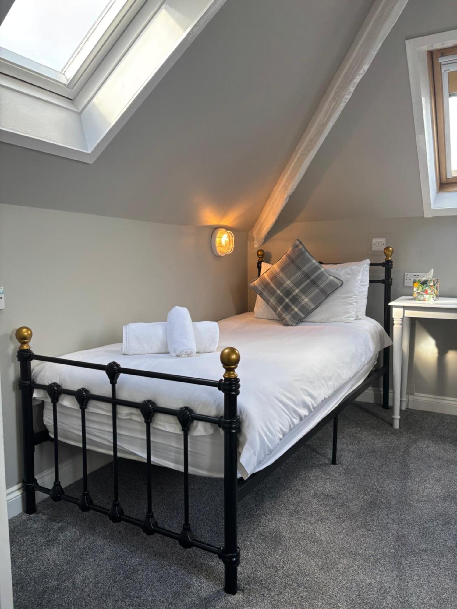 The Seacliffe - Whitby Hotell Exteriör bild