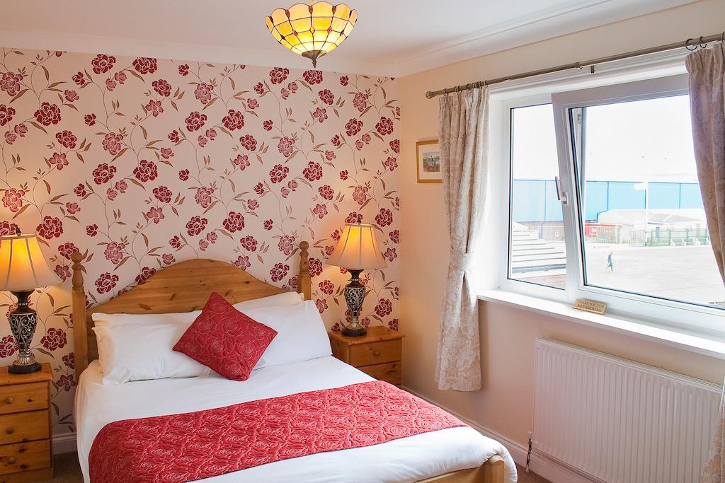 The Seacliffe - Whitby Hotell Exteriör bild