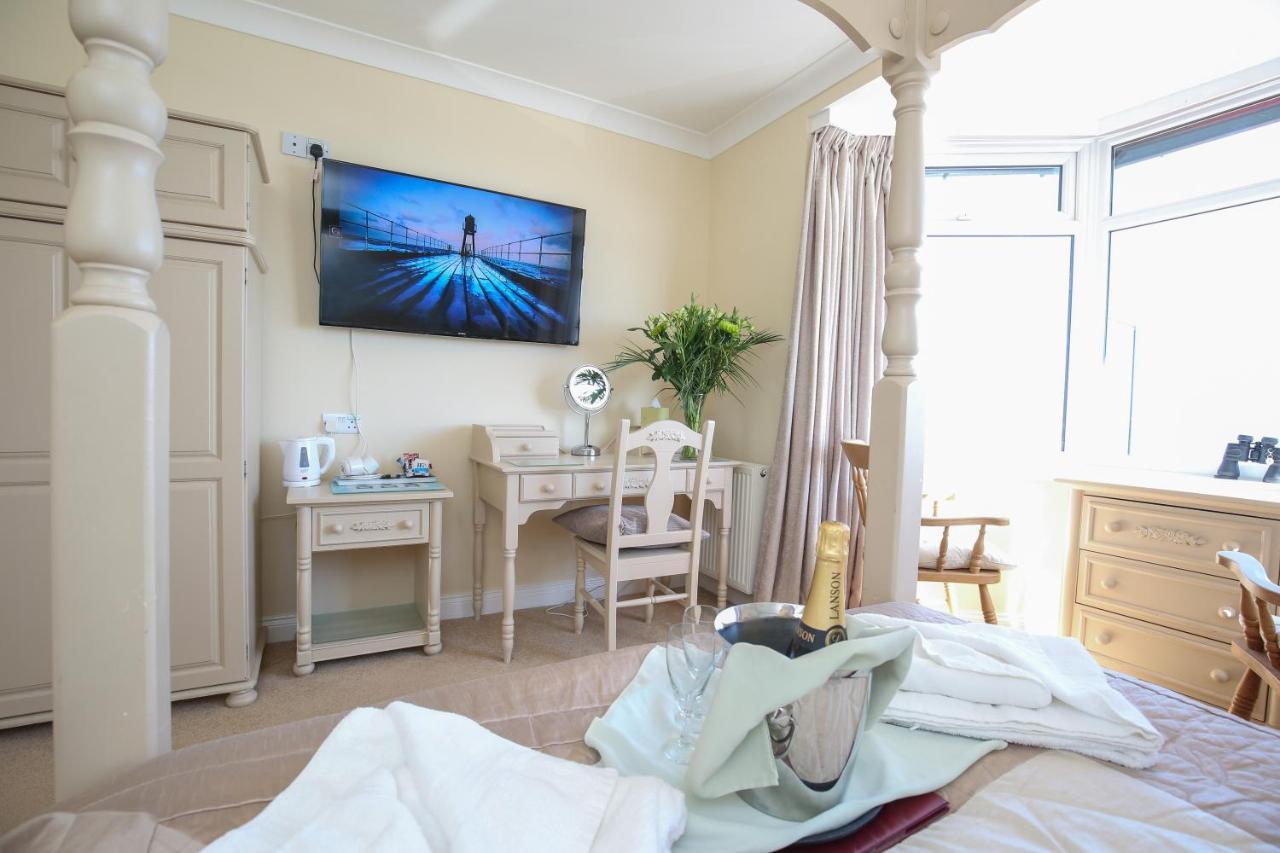 The Seacliffe - Whitby Hotell Exteriör bild