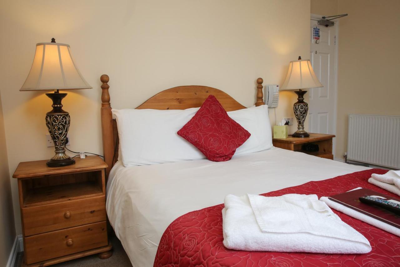 The Seacliffe - Whitby Hotell Exteriör bild