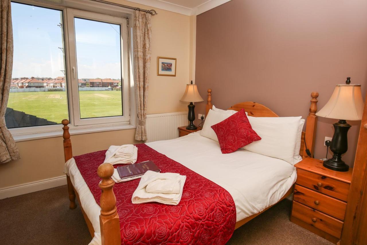 The Seacliffe - Whitby Hotell Exteriör bild